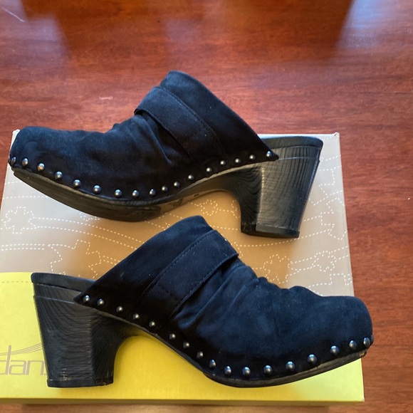 Dansko suede mules. Size 39 - Picture 6 of 11